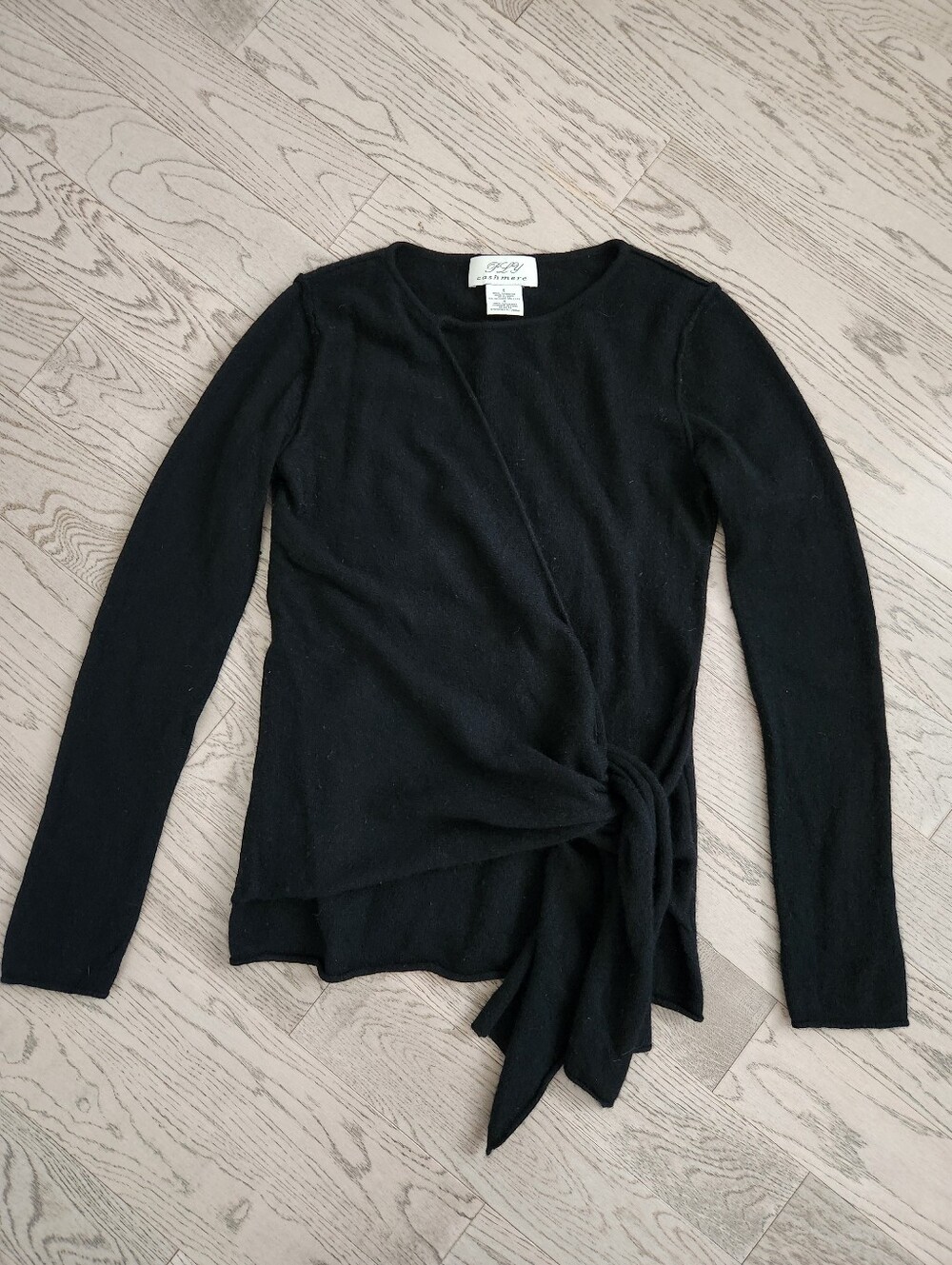 PLY Cashmere Black Sweater Size Small